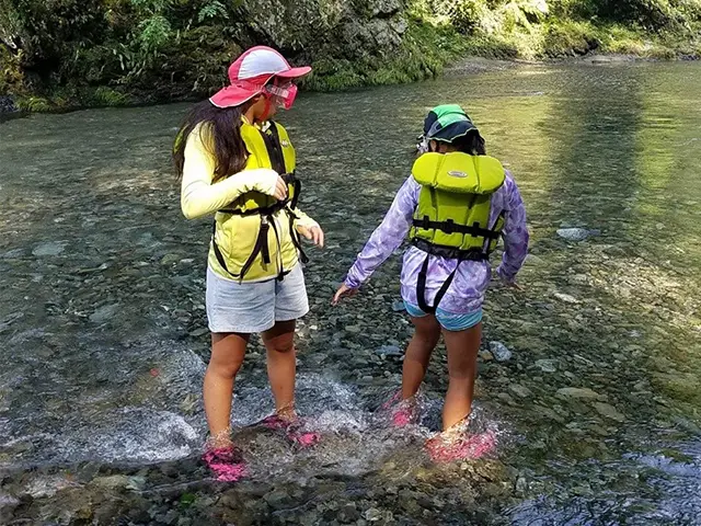秋川渓谷の夏の川遊び体験 親子で飛び込み・川流れ・生きもの観察（東京山側DMC）