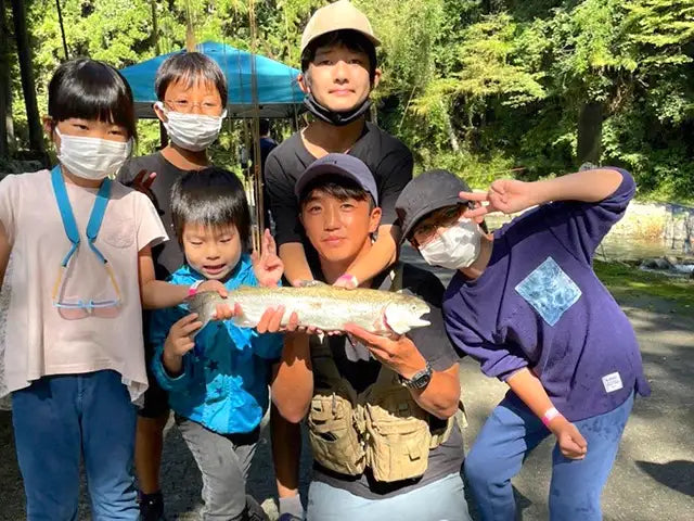 【7/12】清流のニジマス釣り体験｜釣って捌いて竹串焼き（親子・あきる野市 秋川渓谷）